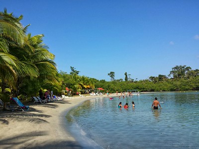 Playa Estrella, Isla Colon, Bocas del Toro, Panama 